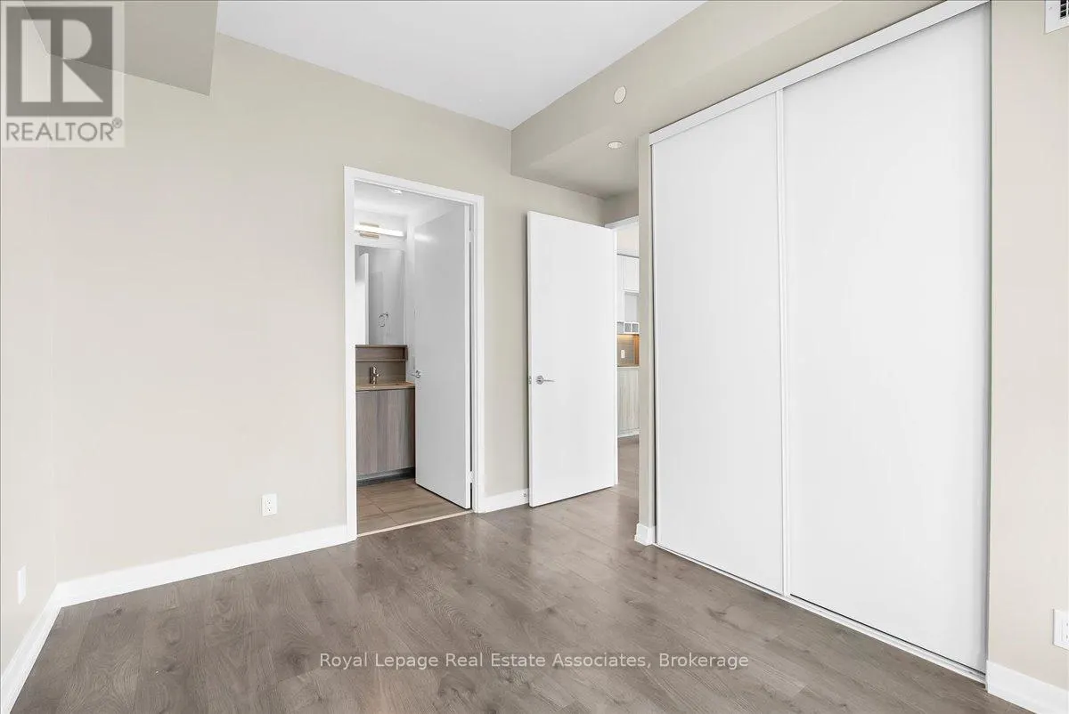 6112 - 950 PORTAGE PARKWAY