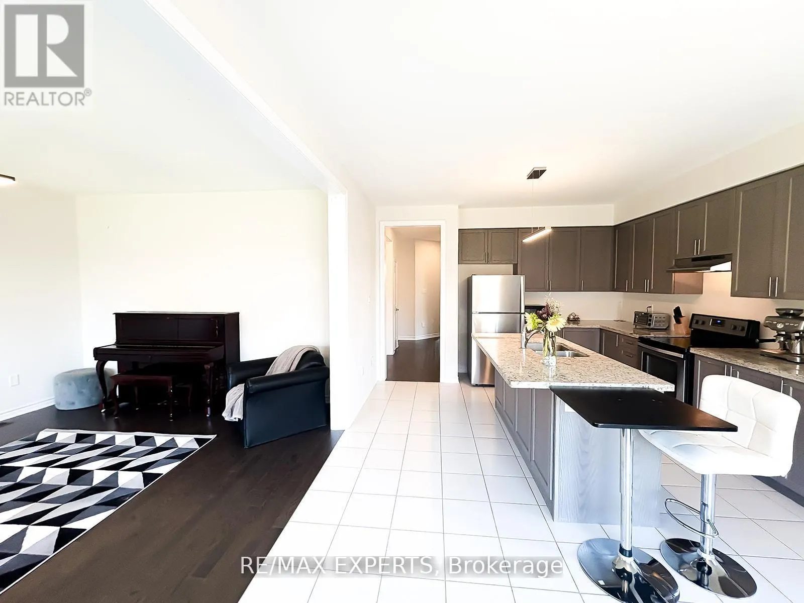 1426 FARROW CRESCENT