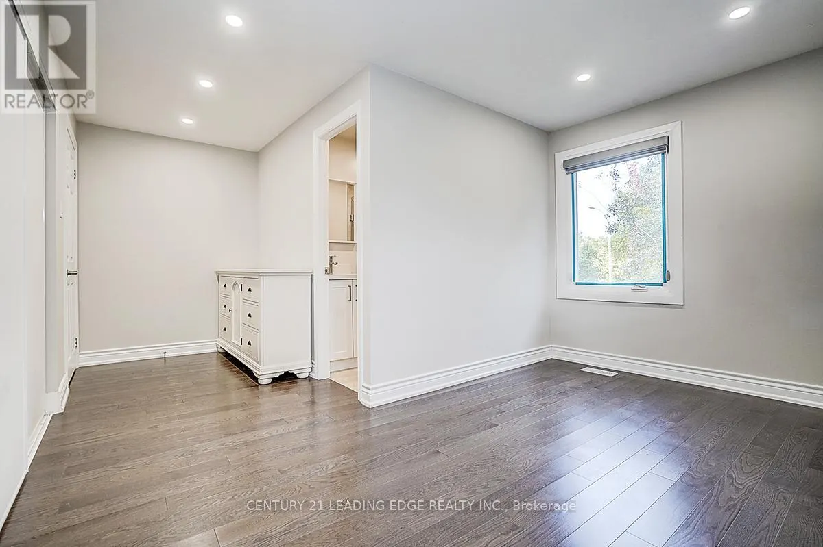 83 SOUTHDALE DRIVE
