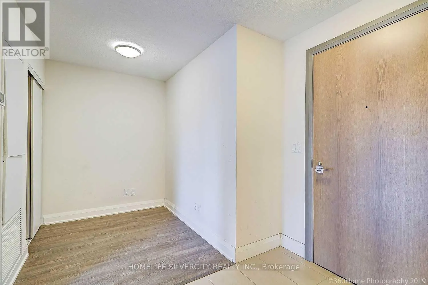 627 - 18 UPTOWN DRIVE