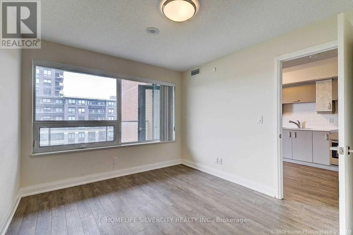 627 - 18 UPTOWN DRIVE