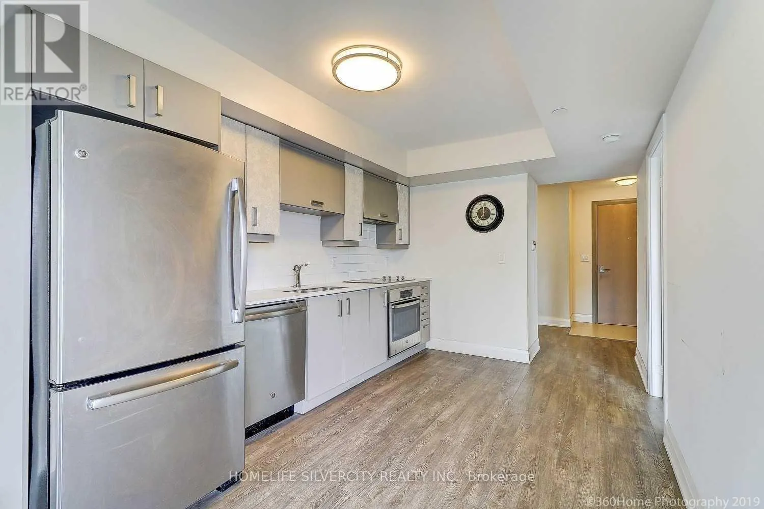 627 - 18 UPTOWN DRIVE