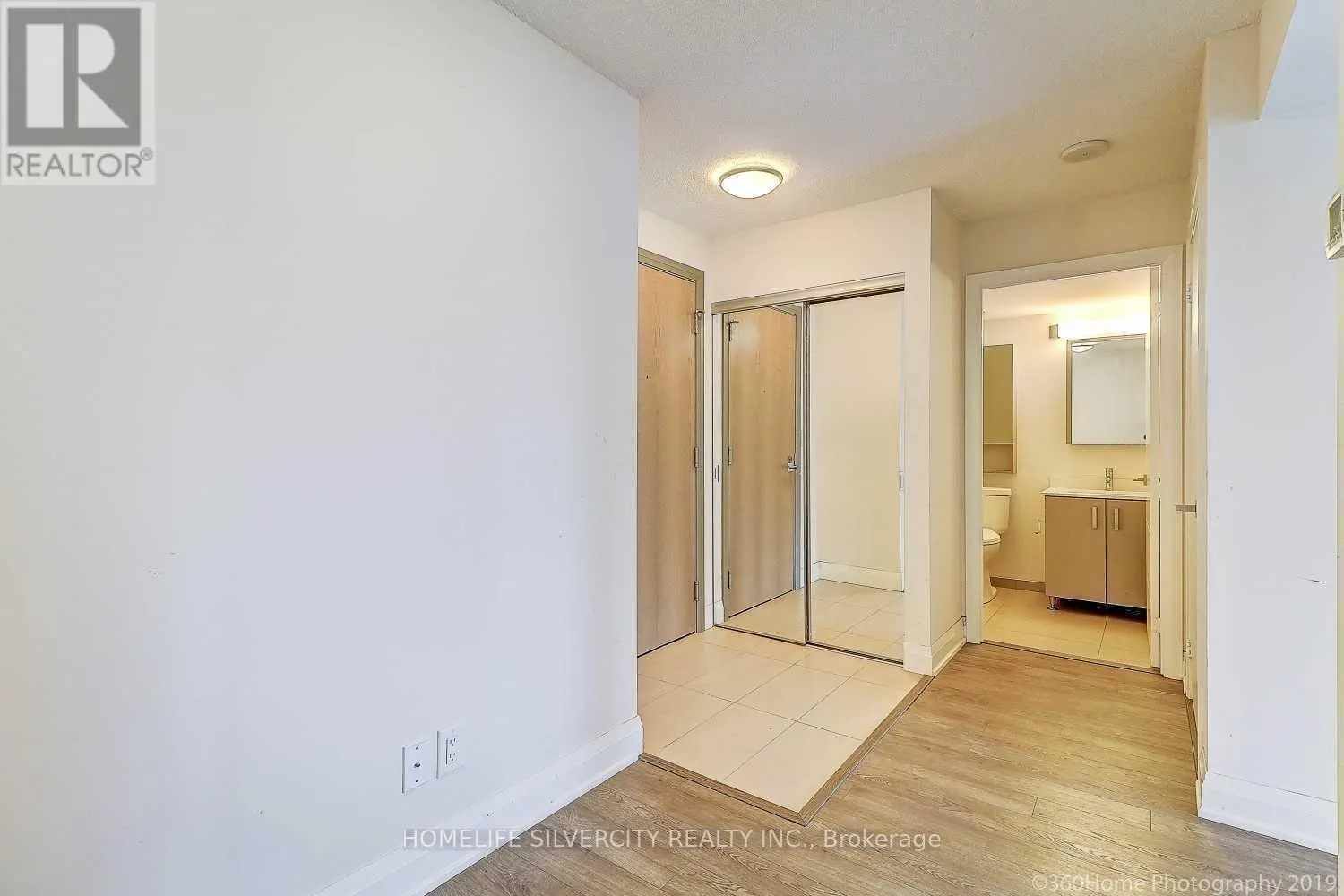 627 - 18 UPTOWN DRIVE