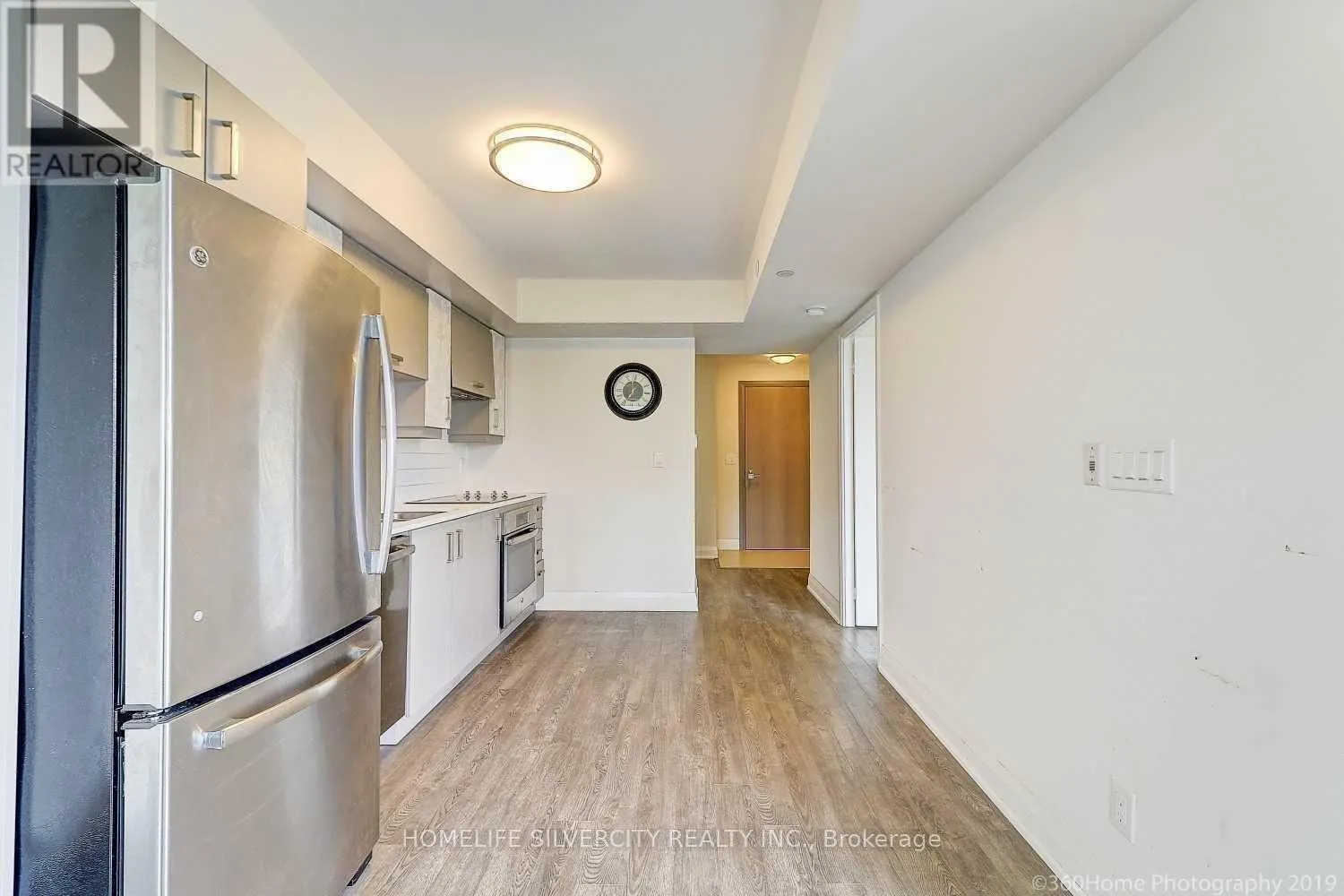 627 - 18 UPTOWN DRIVE