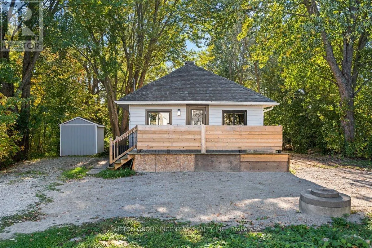 1226 MAPLE ROAD