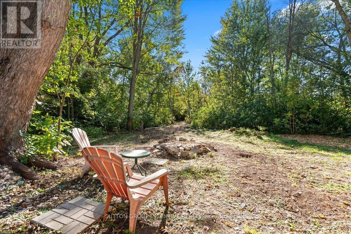 1226 MAPLE ROAD