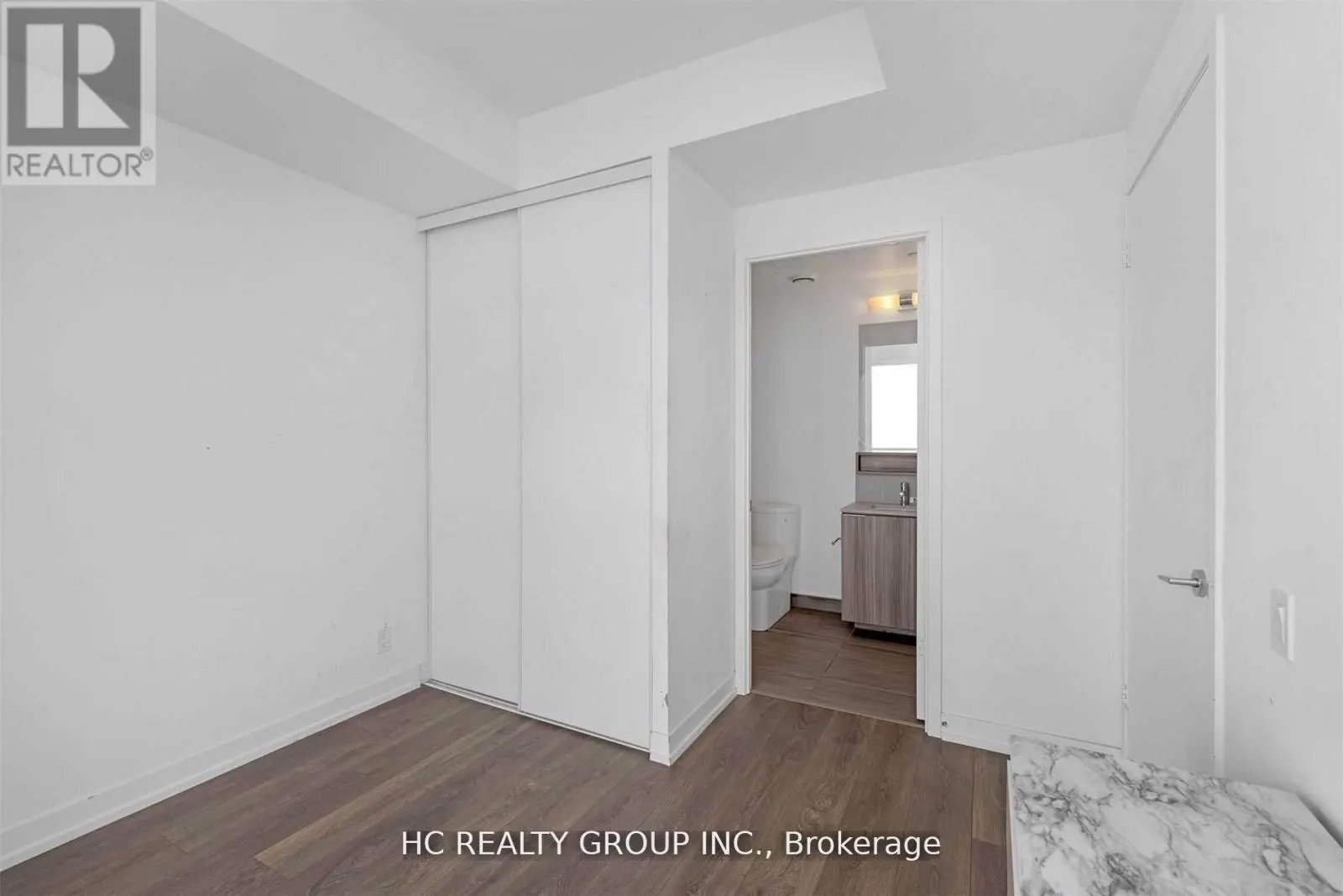 5607 - 898 PORTAGE PARKWAY