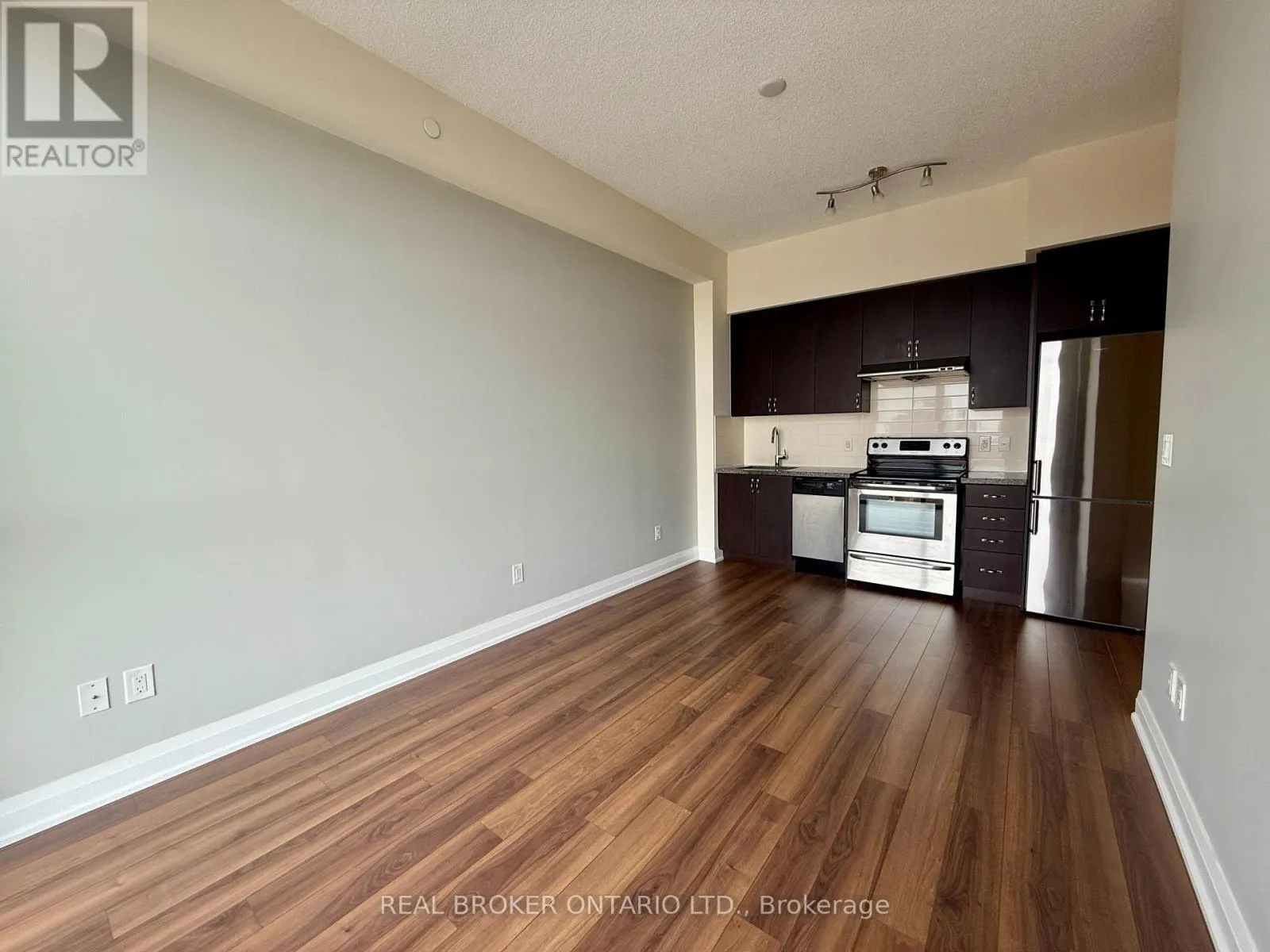 716 - 8763 BAYVIEW AVENUE
