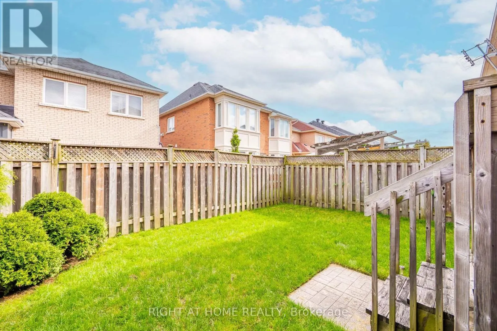 152 WESTWAY CRESCENT