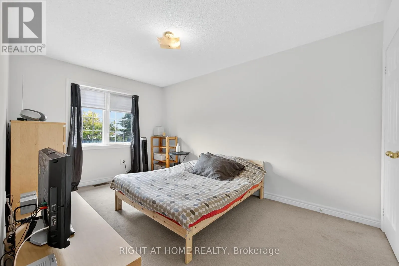 152 WESTWAY CRESCENT