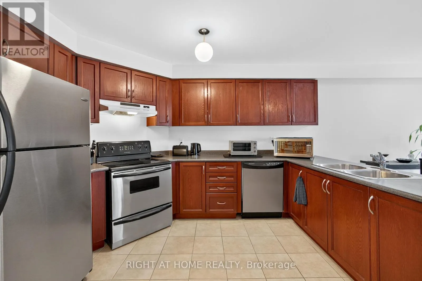 152 WESTWAY CRESCENT