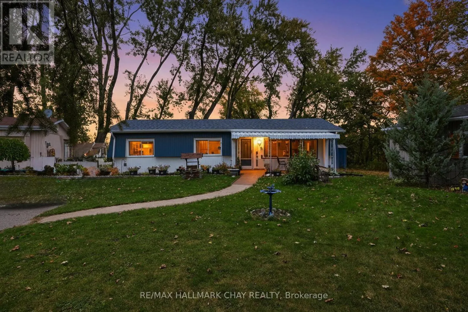 9 LOCUST HILL COURT