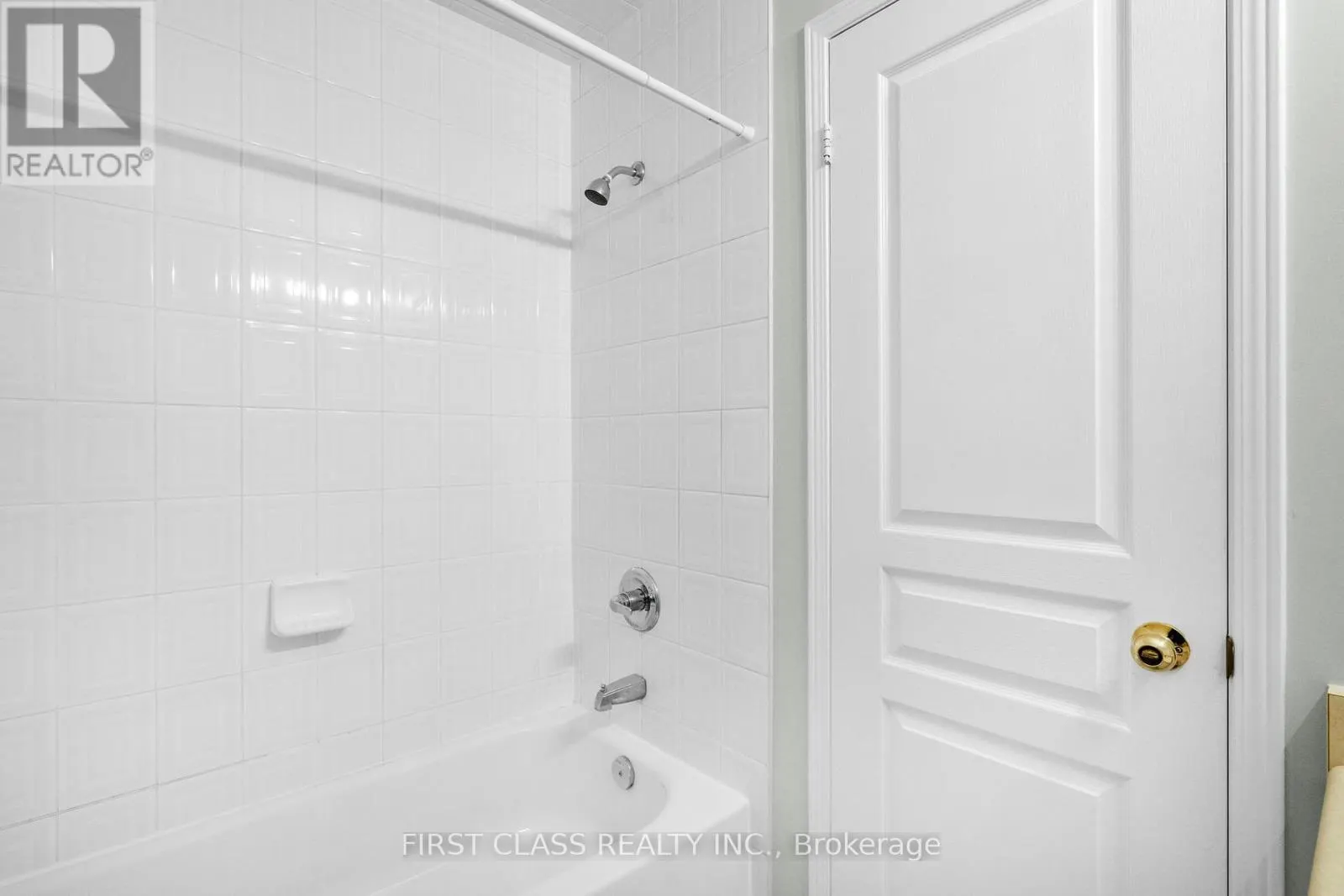 COACH HOUSE - 496 WHITE'S HILL AVENUE