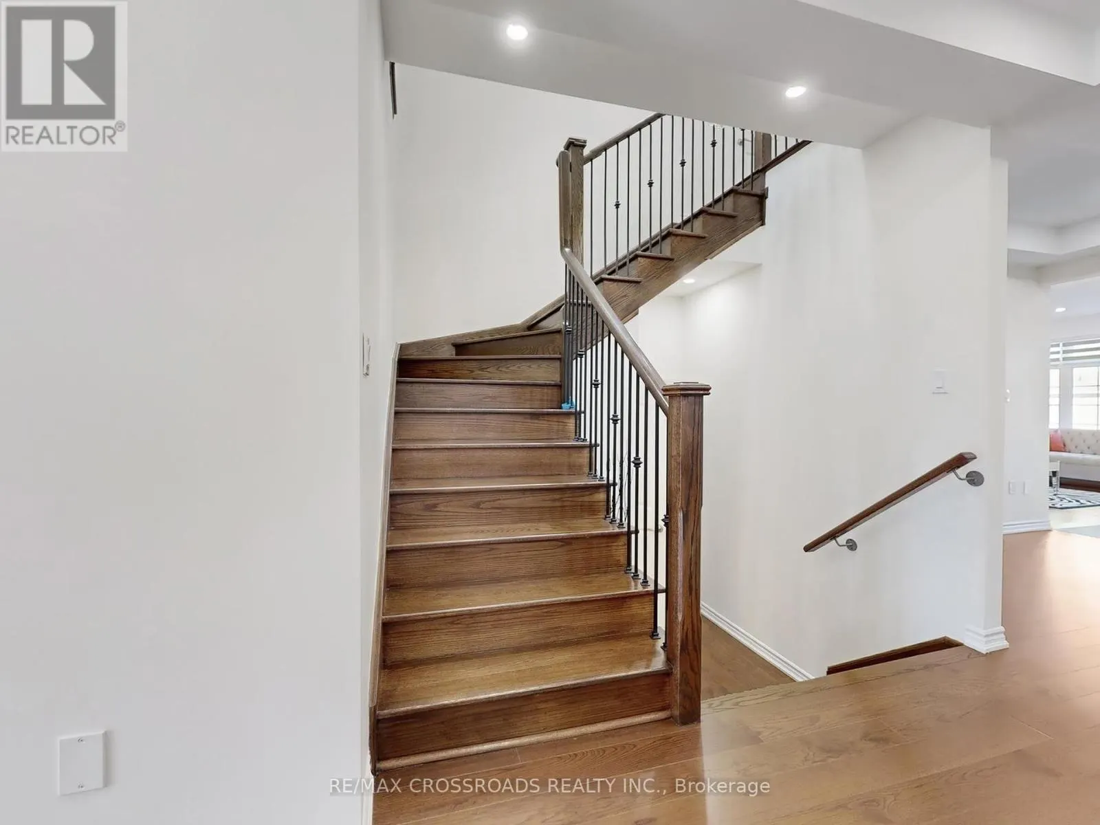 62 KENTLEDGE AVENUE