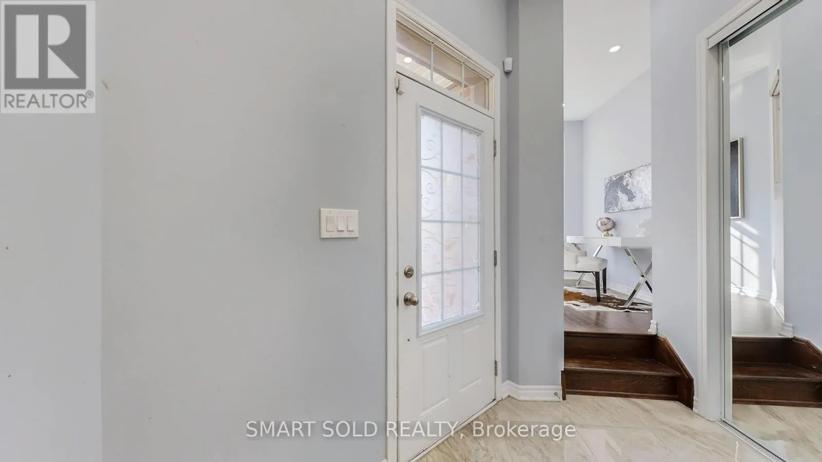 8 CASELY AVENUE