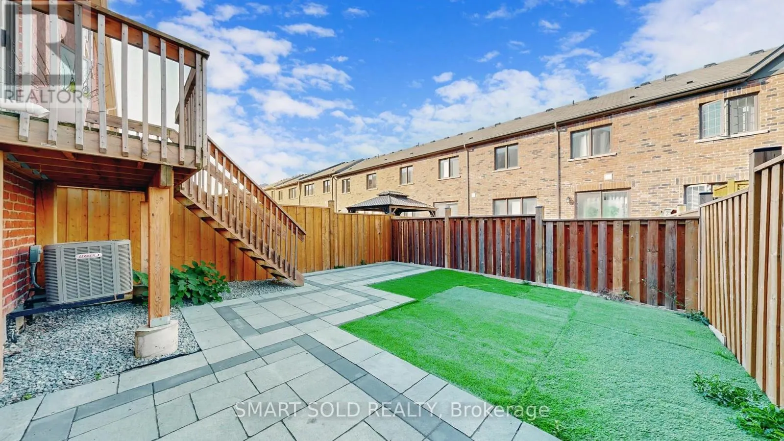 8 CASELY AVENUE