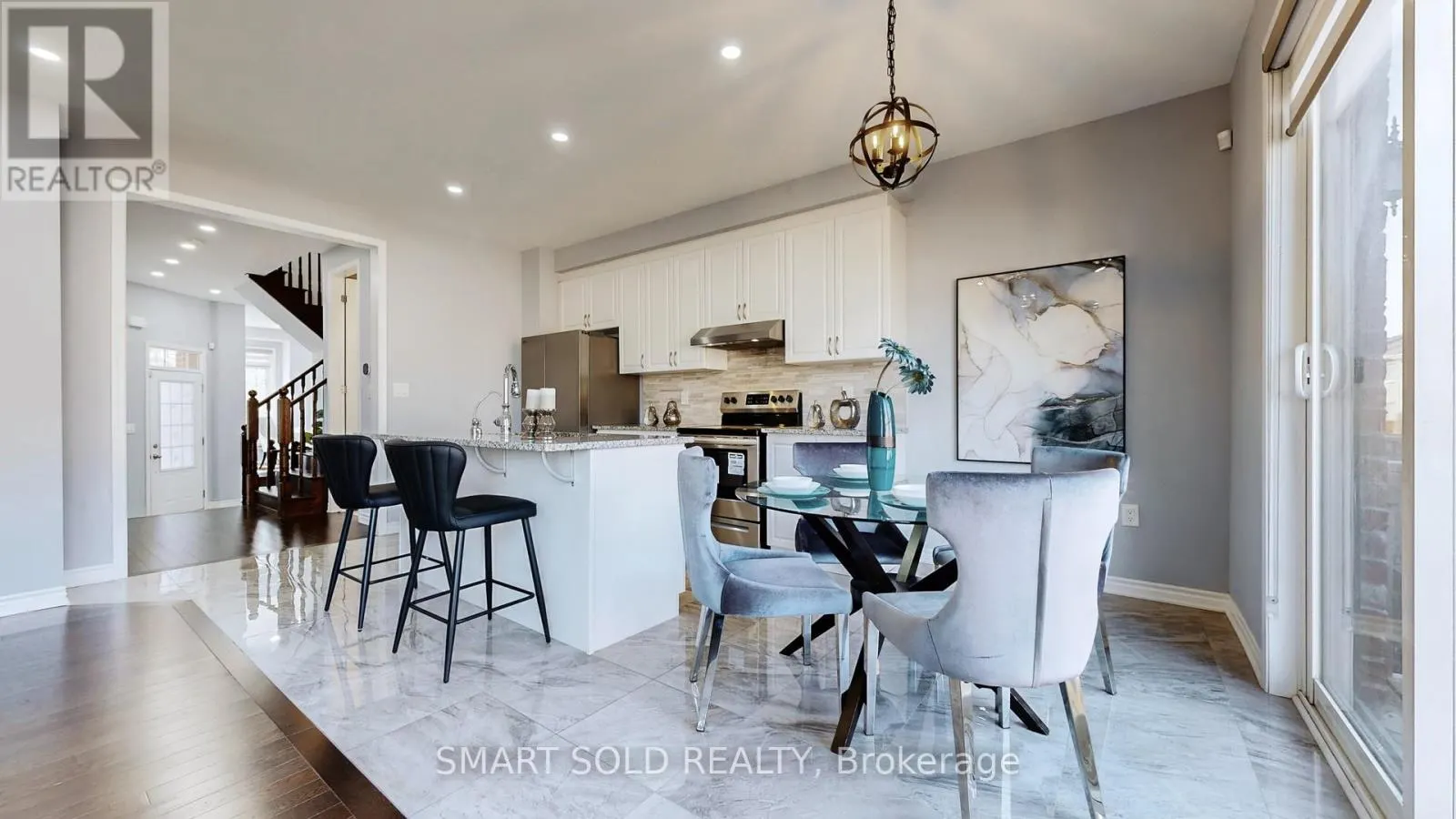 8 CASELY AVENUE