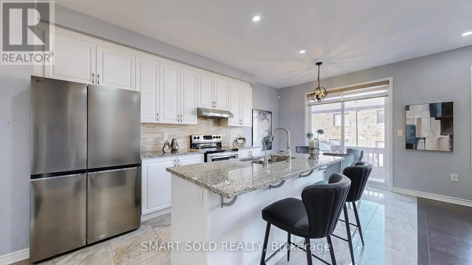 8 CASELY AVENUE