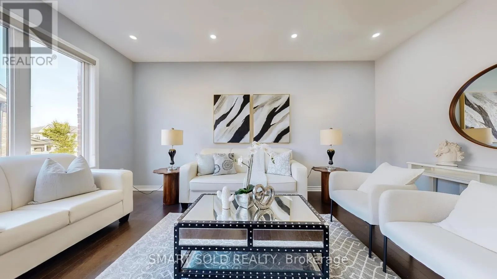 8 CASELY AVENUE