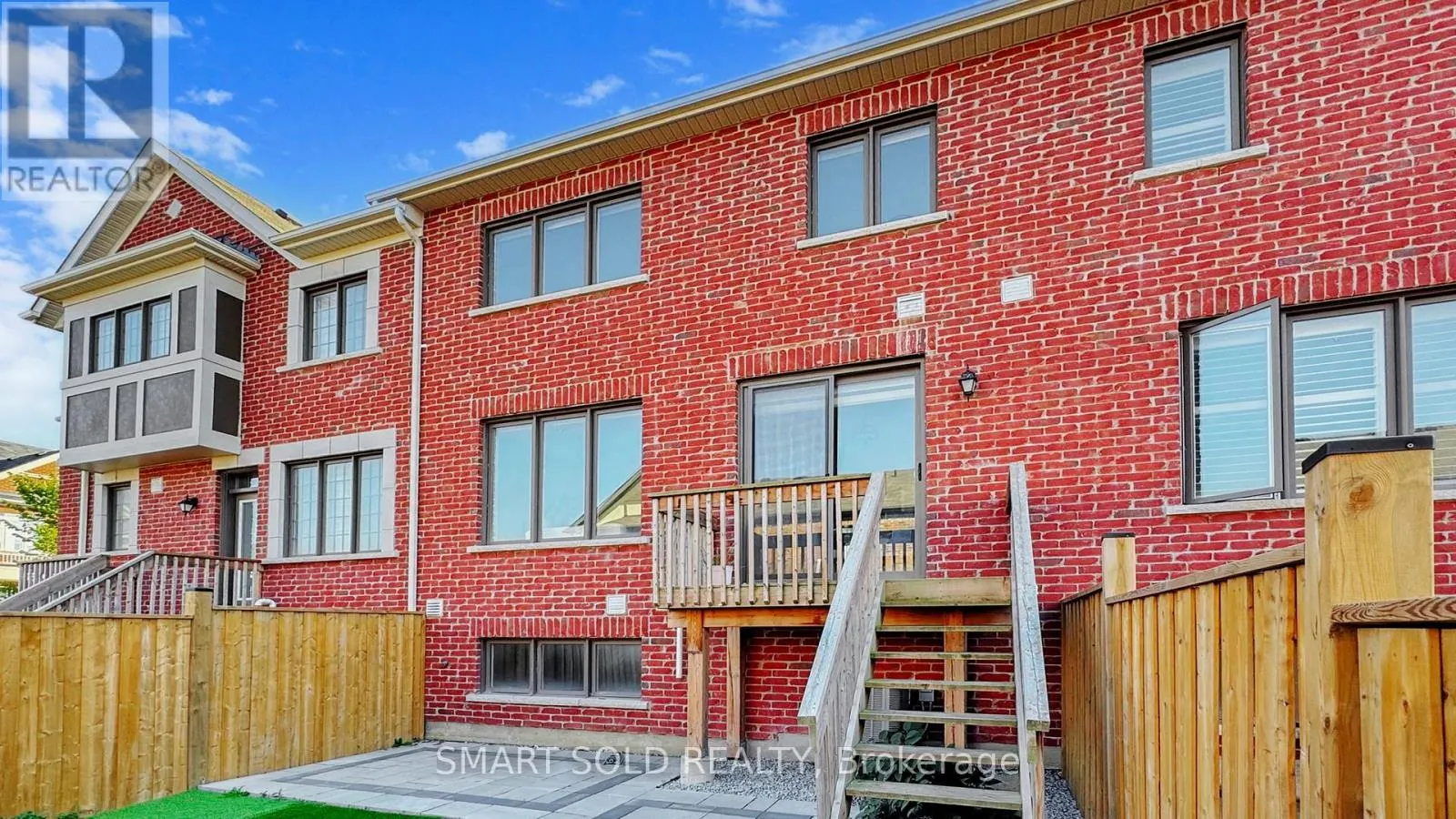 8 CASELY AVENUE