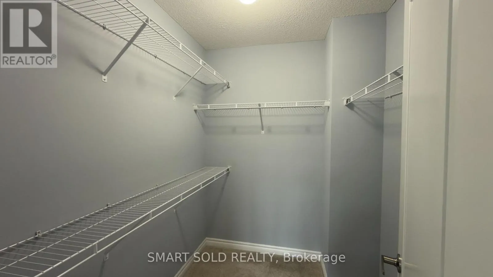 8 CASELY AVENUE