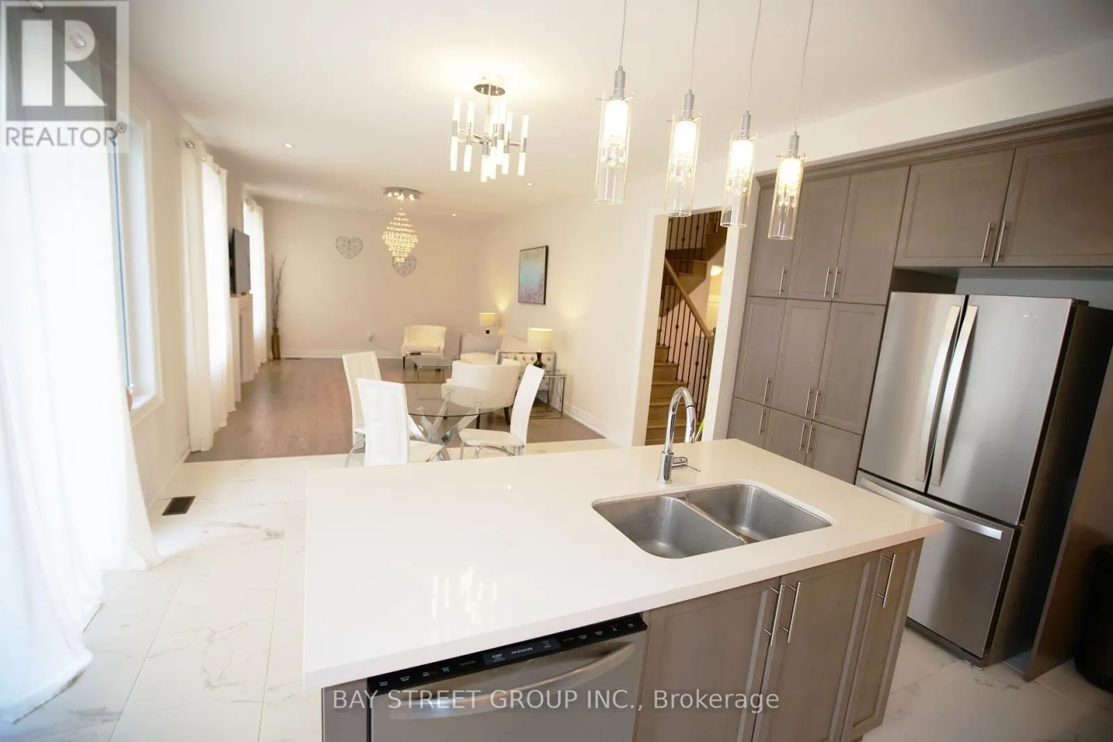 ROOM - ROOM 152 BEN SINCLAIR AVENUE