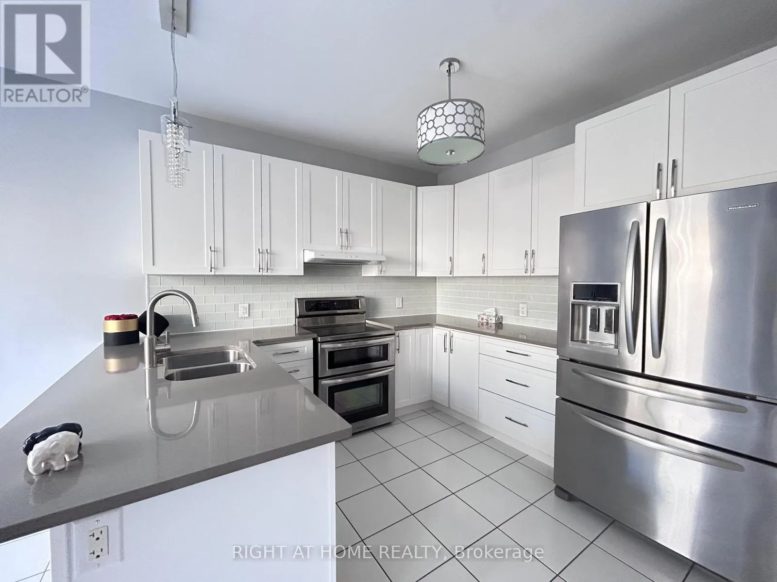 438 KWAPIS BOULEVARD
