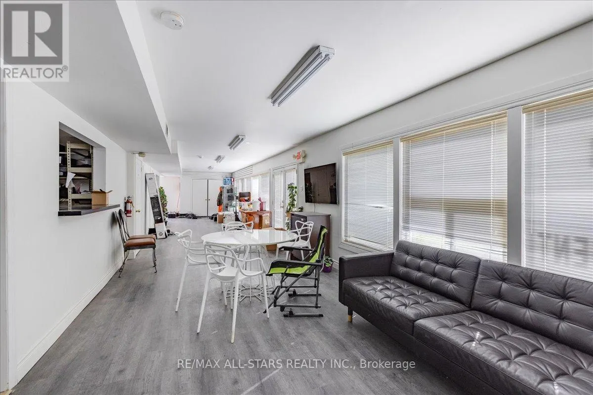 1354 METRO ROAD