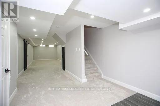 27 - 255 SHAFTSBURY AVENUE