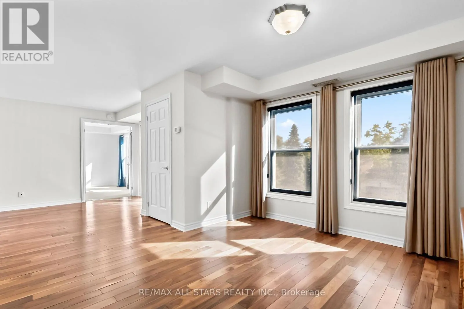 210 - 22 JAMES HILL COURT
