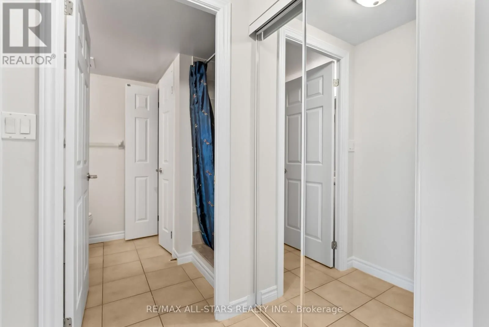 210 - 22 JAMES HILL COURT