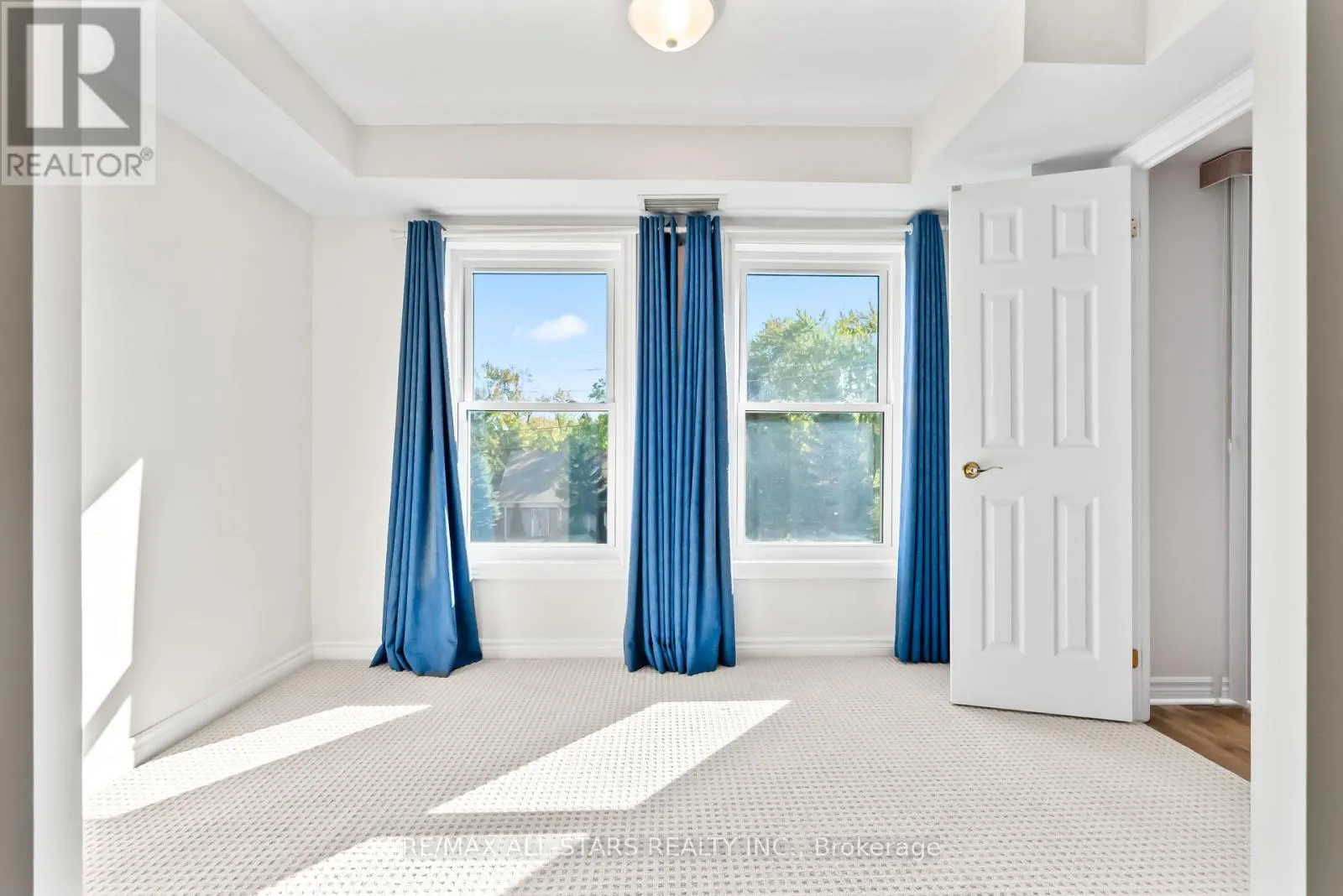 210 - 22 JAMES HILL COURT