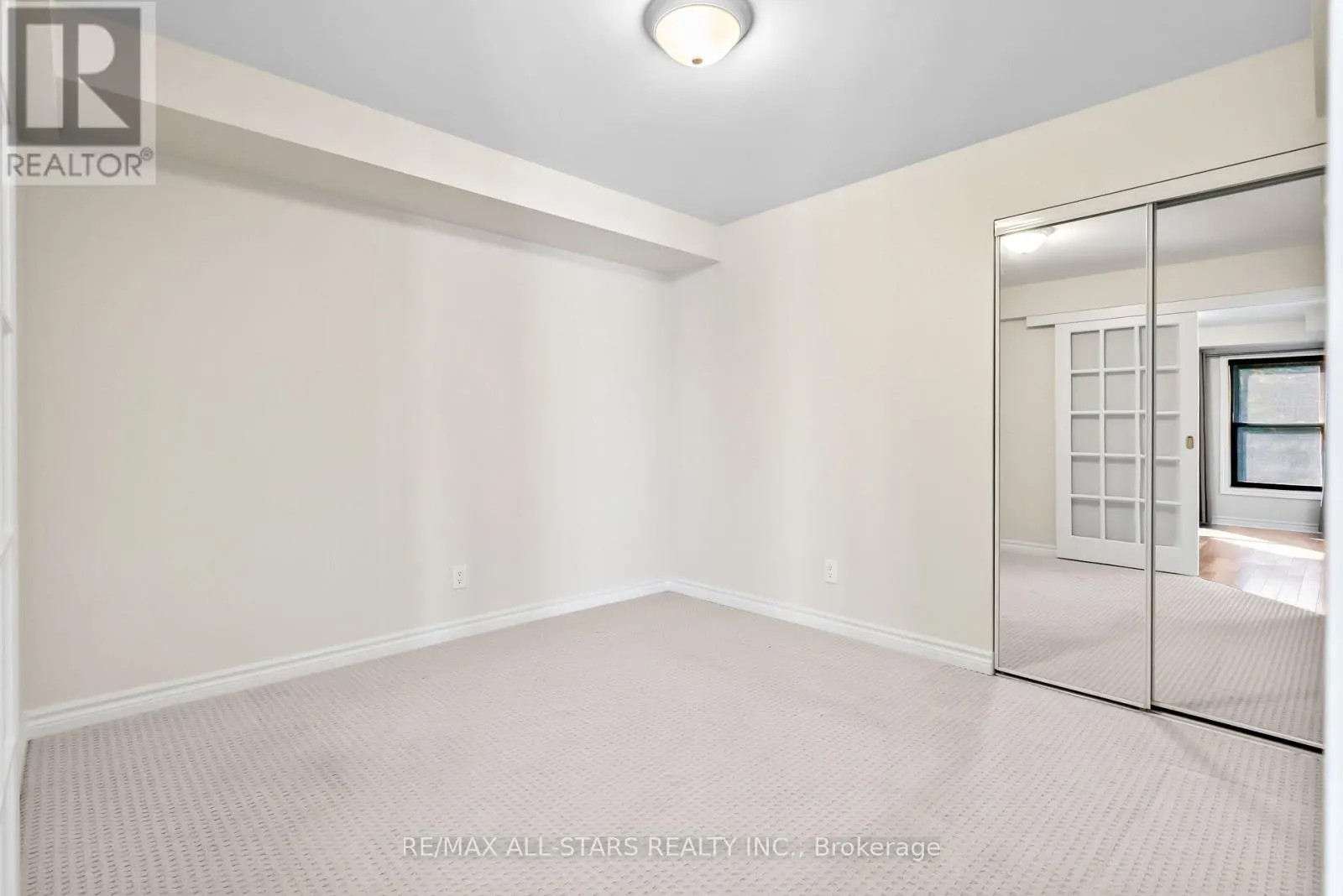 210 - 22 JAMES HILL COURT