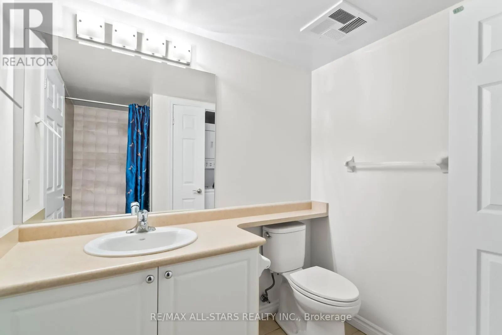 210 - 22 JAMES HILL COURT