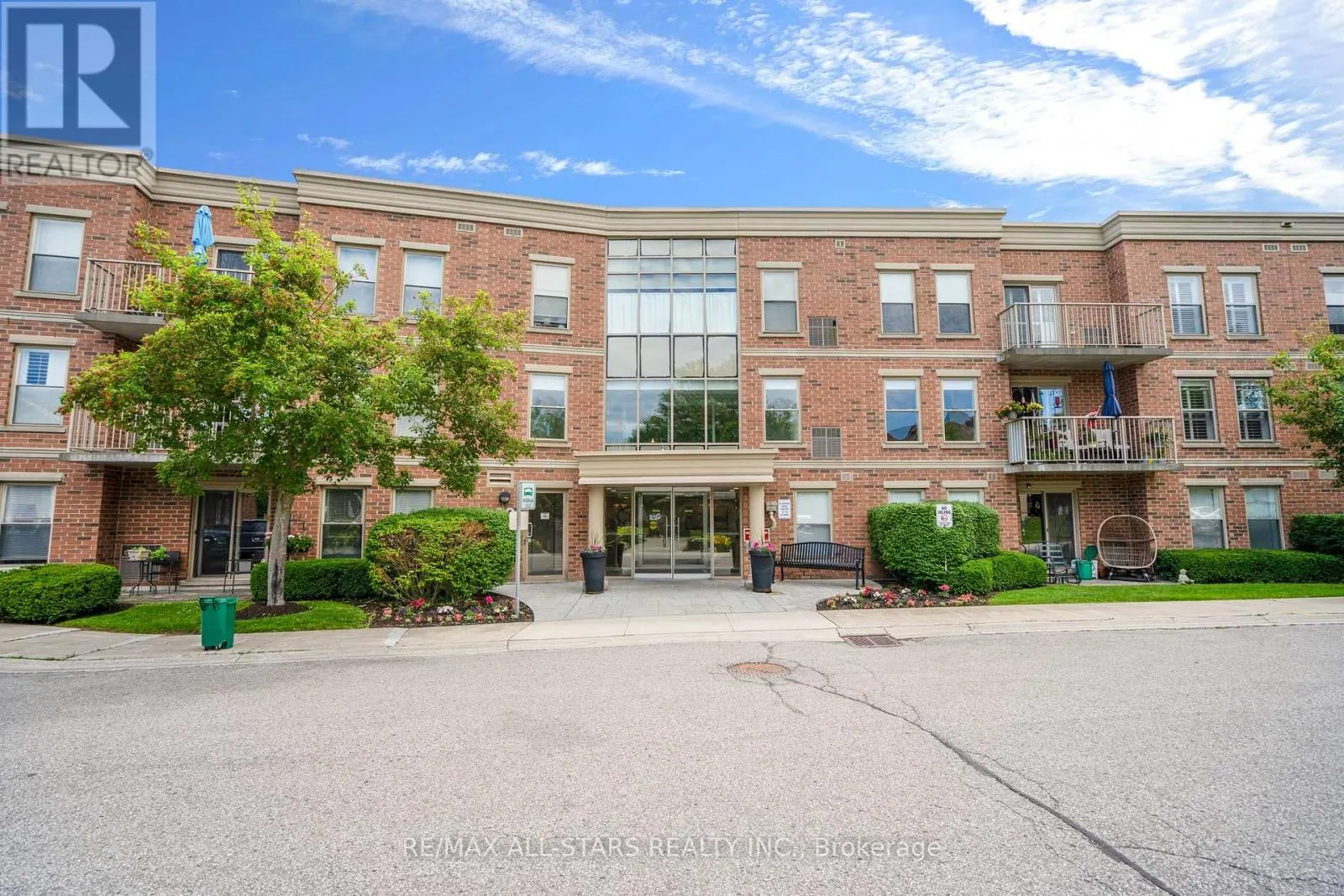 210 - 22 JAMES HILL COURT