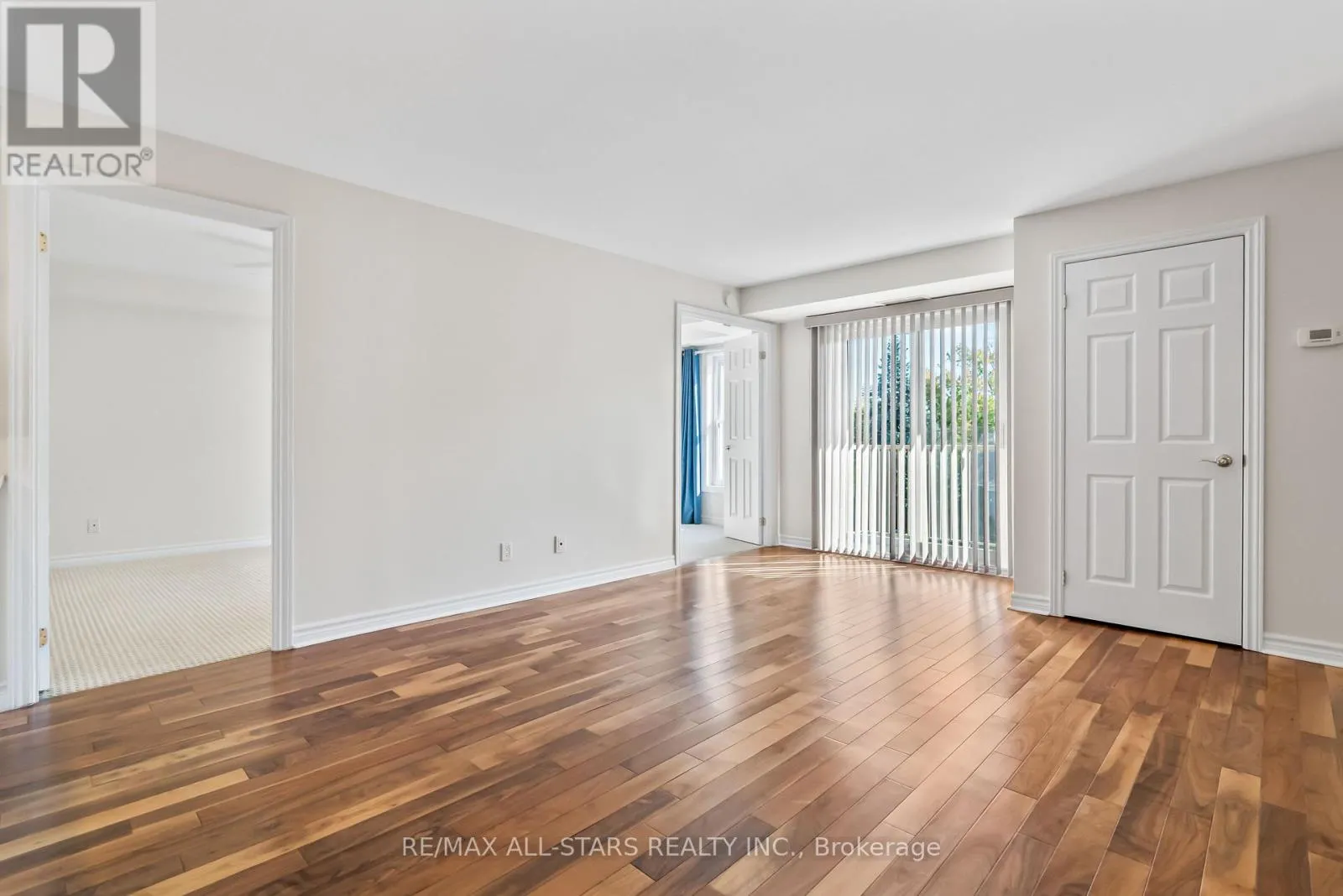 210 - 22 JAMES HILL COURT