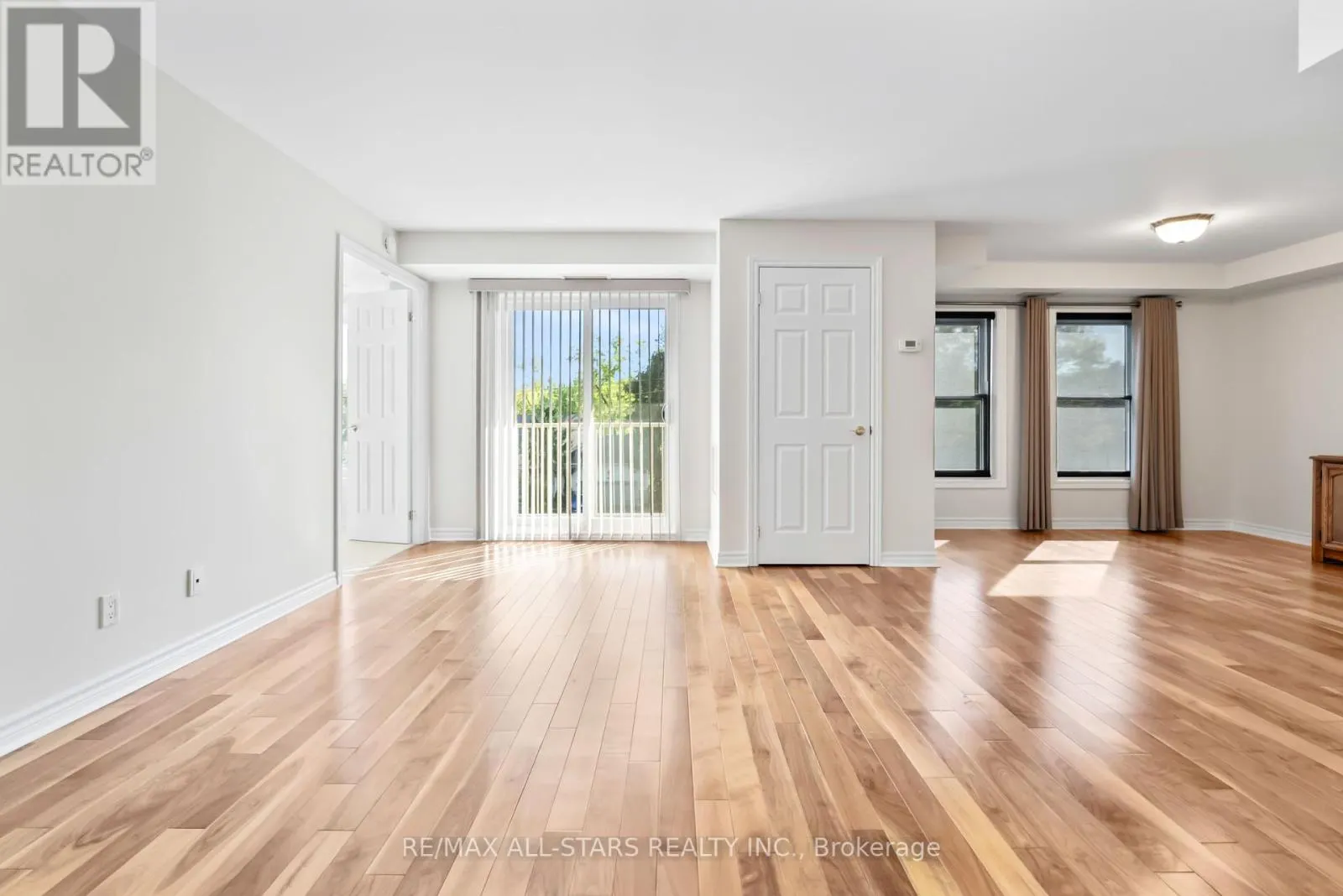 210 - 22 JAMES HILL COURT