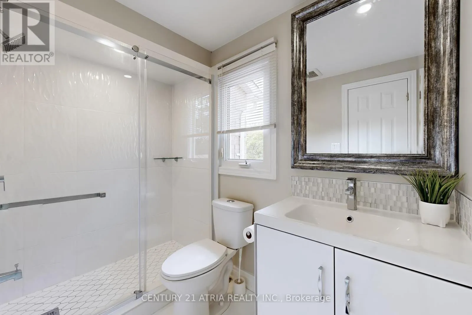 60 STEEPLEVIEW CRESCENT