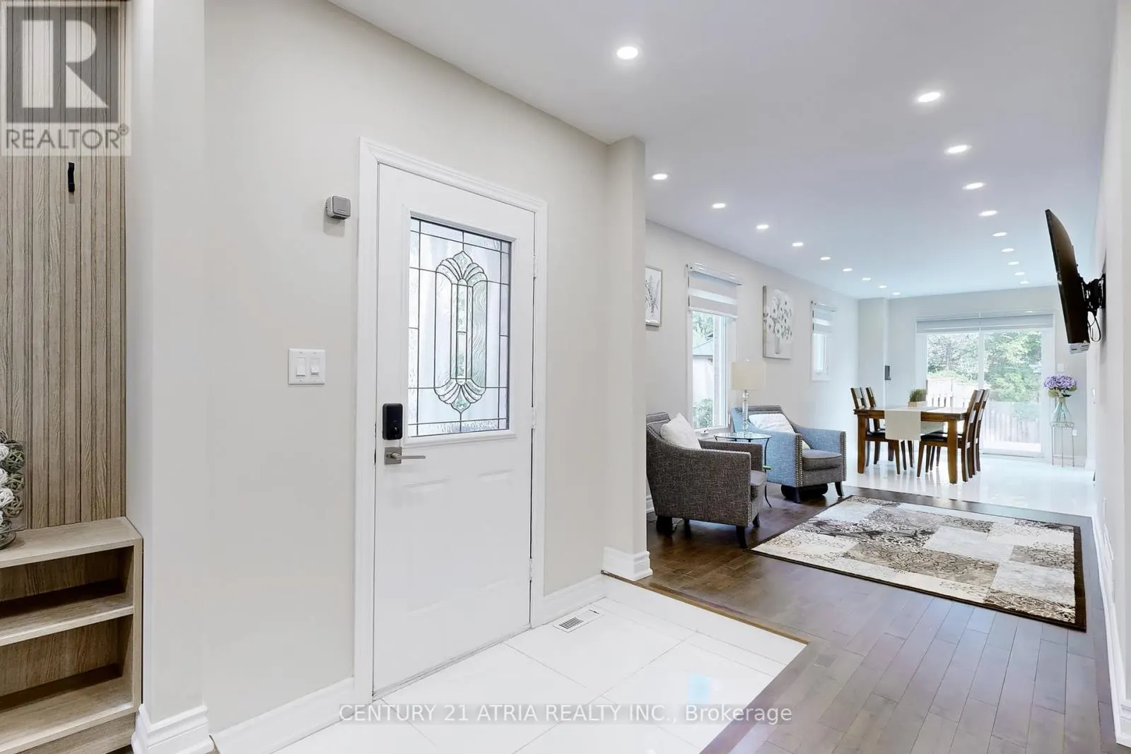 60 STEEPLEVIEW CRESCENT