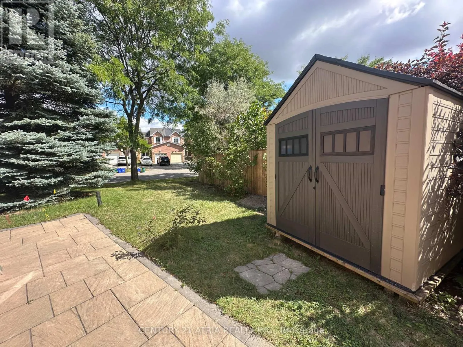 60 STEEPLEVIEW CRESCENT