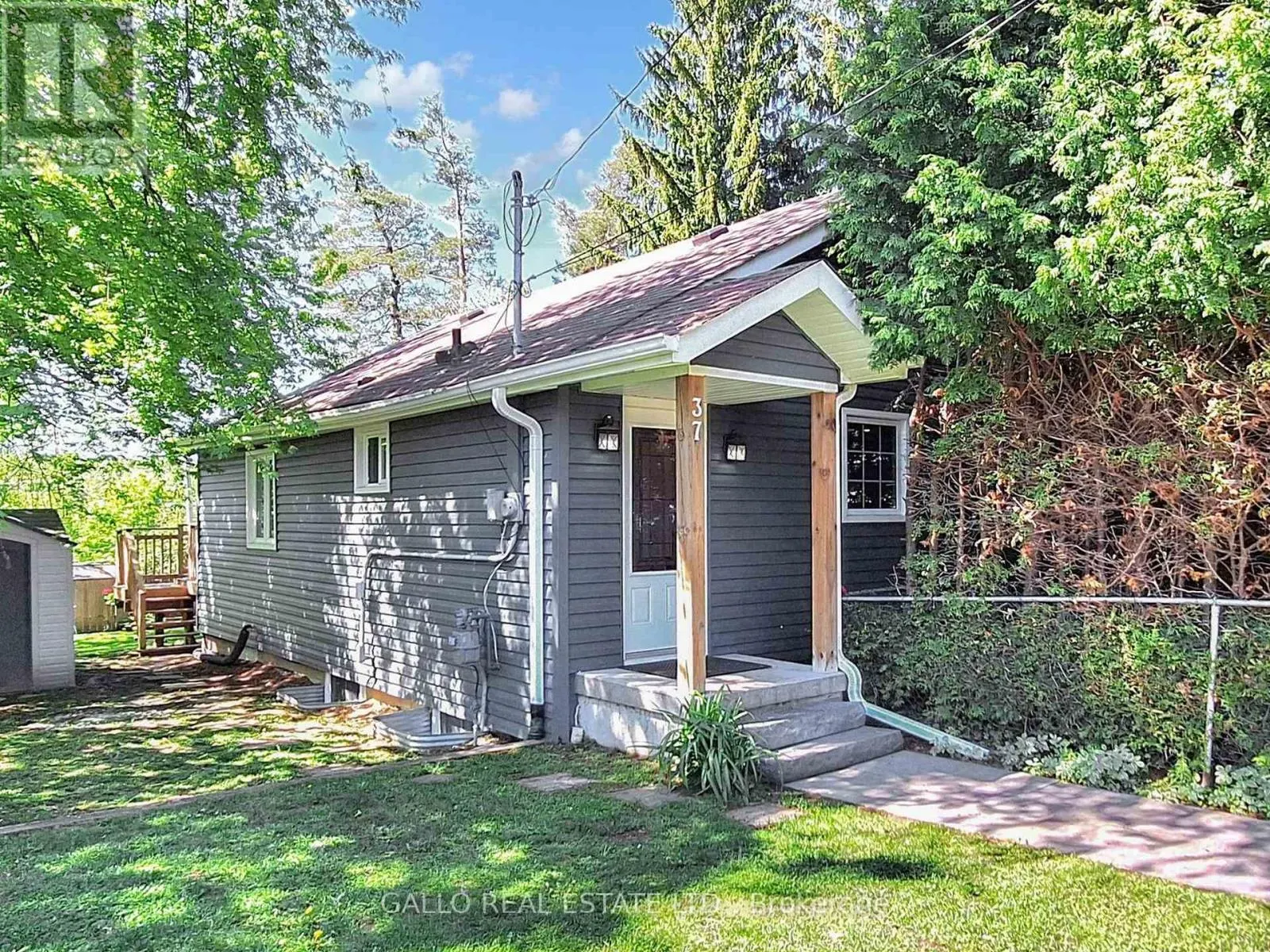 37 WINDSOR DRIVE