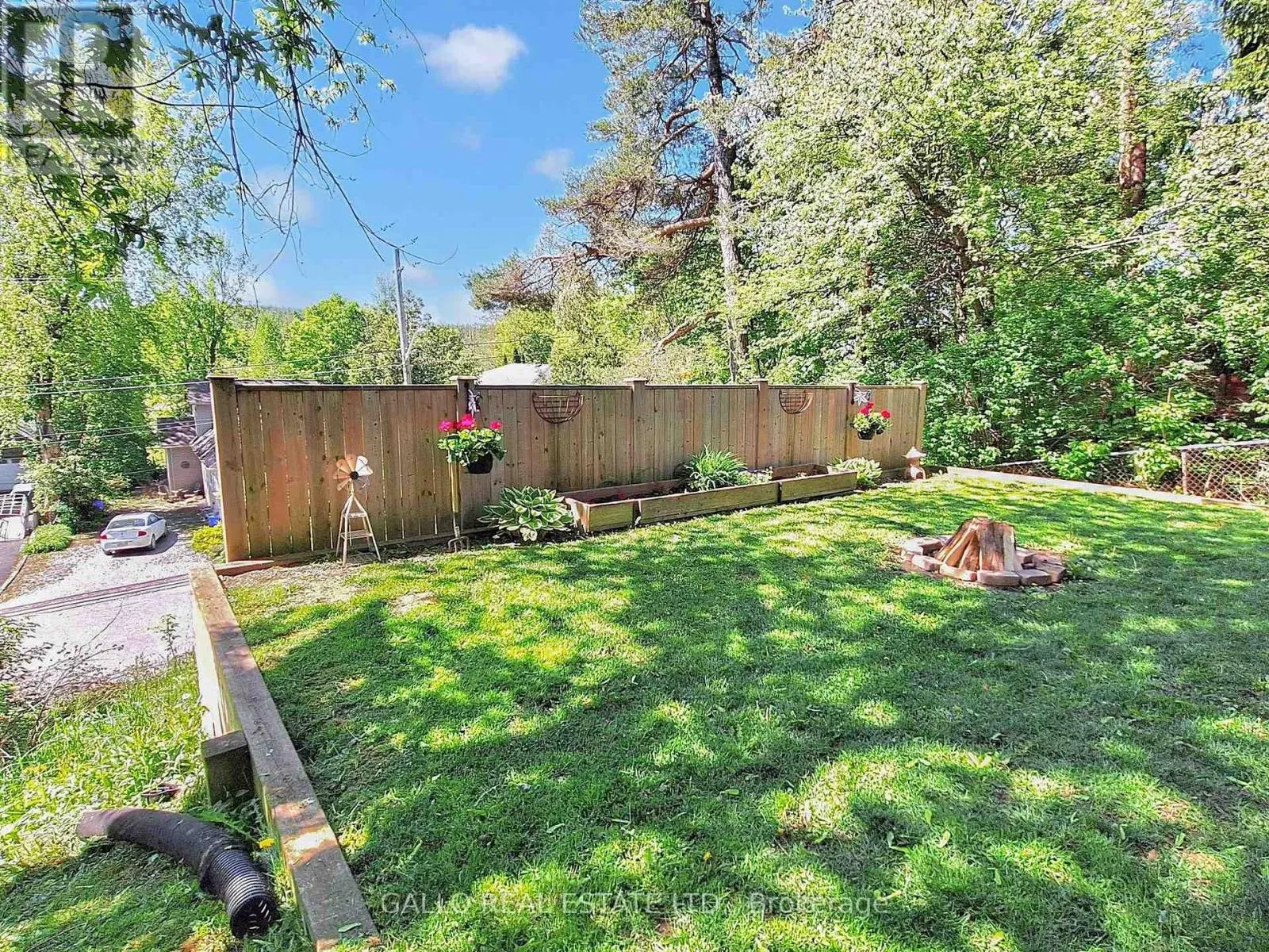 37 WINDSOR DRIVE