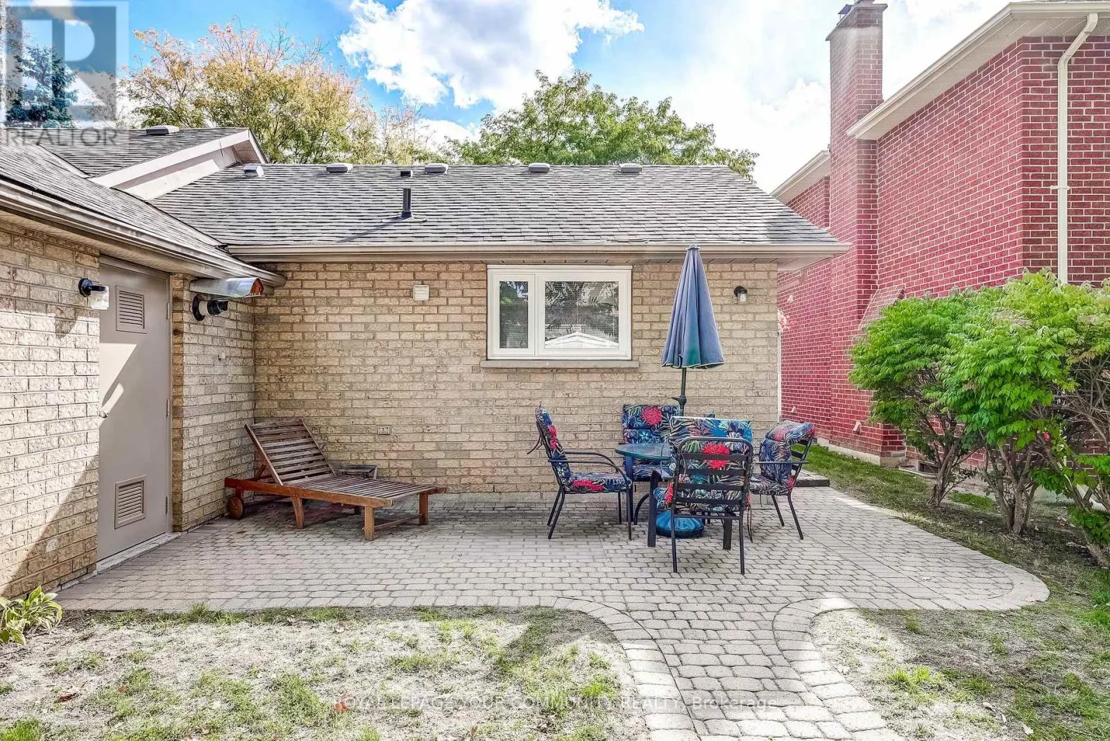 2 ROUGECREST DRIVE