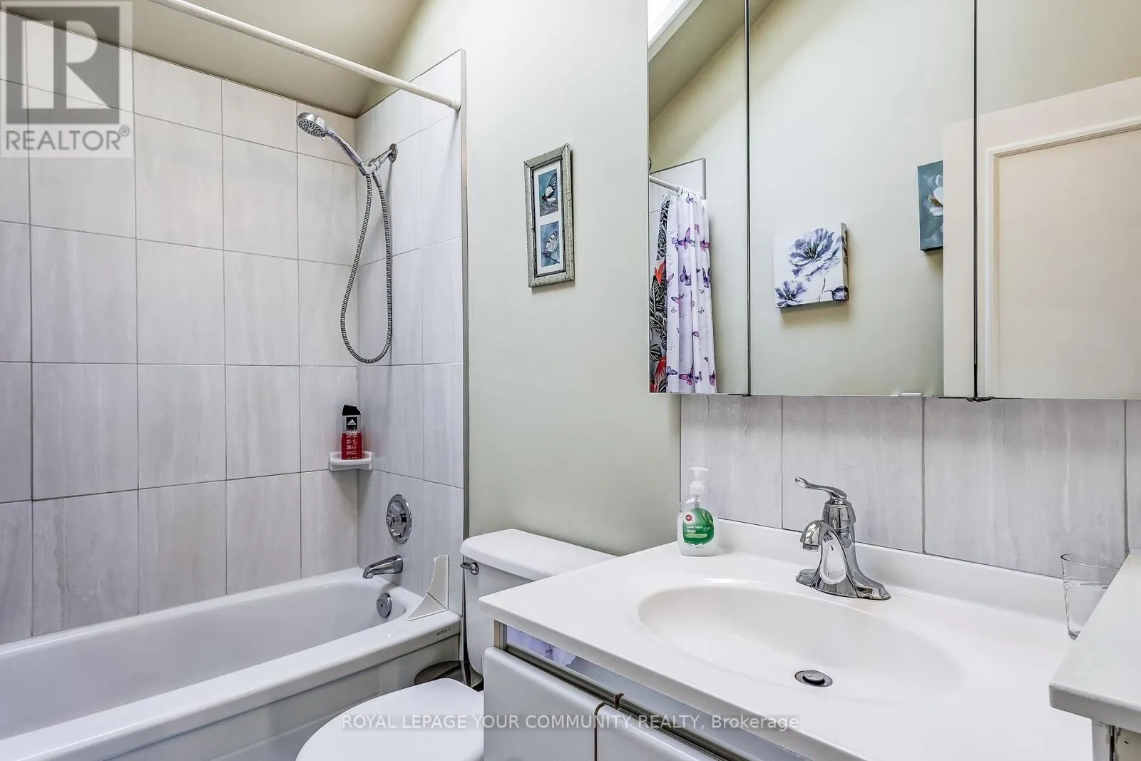 2 ROUGECREST DRIVE