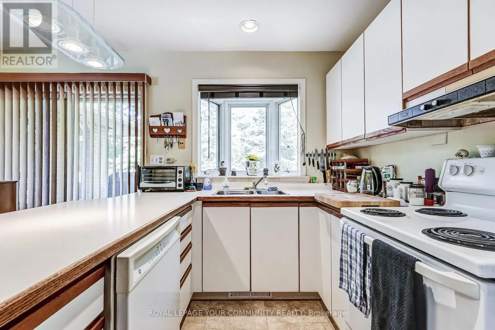 2 ROUGECREST DRIVE