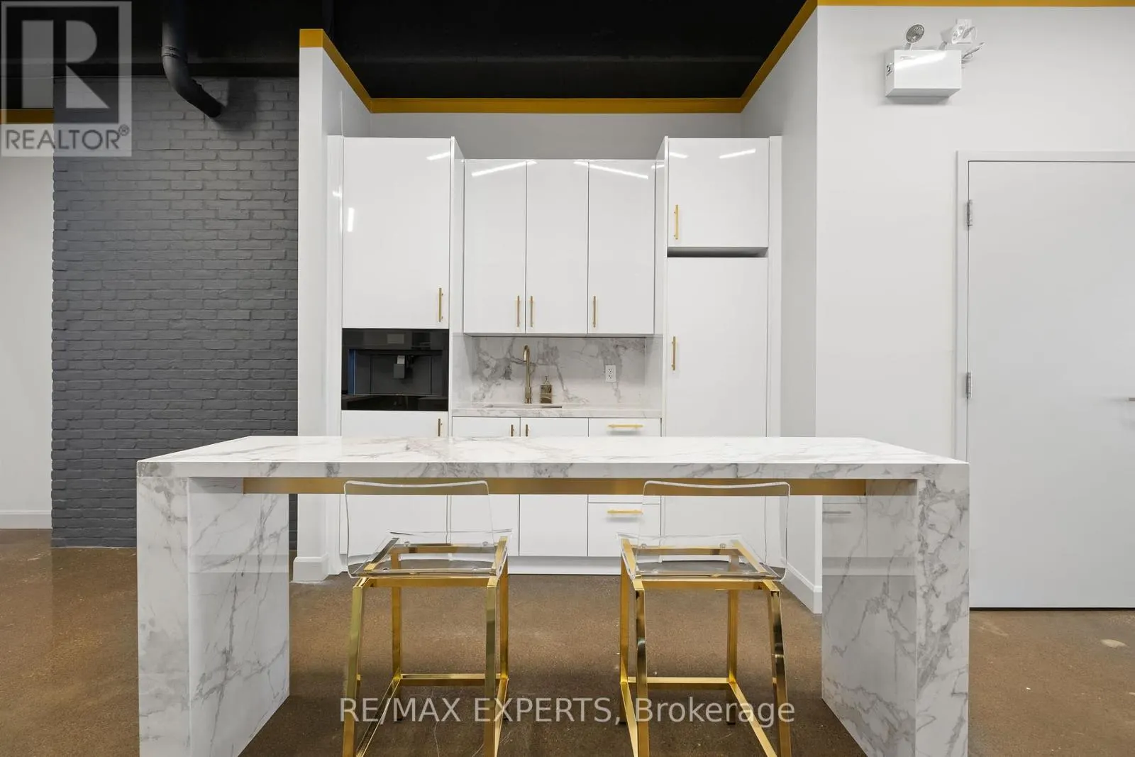 207 - 7777 WESTON ROAD