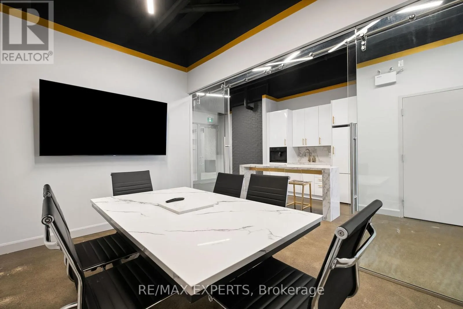 207 - 7777 WESTON ROAD