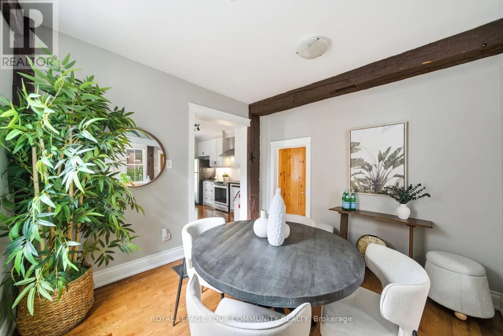 30 ELIZABETH STREET S