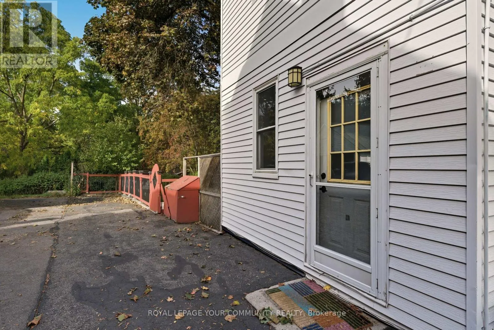 30 ELIZABETH STREET S