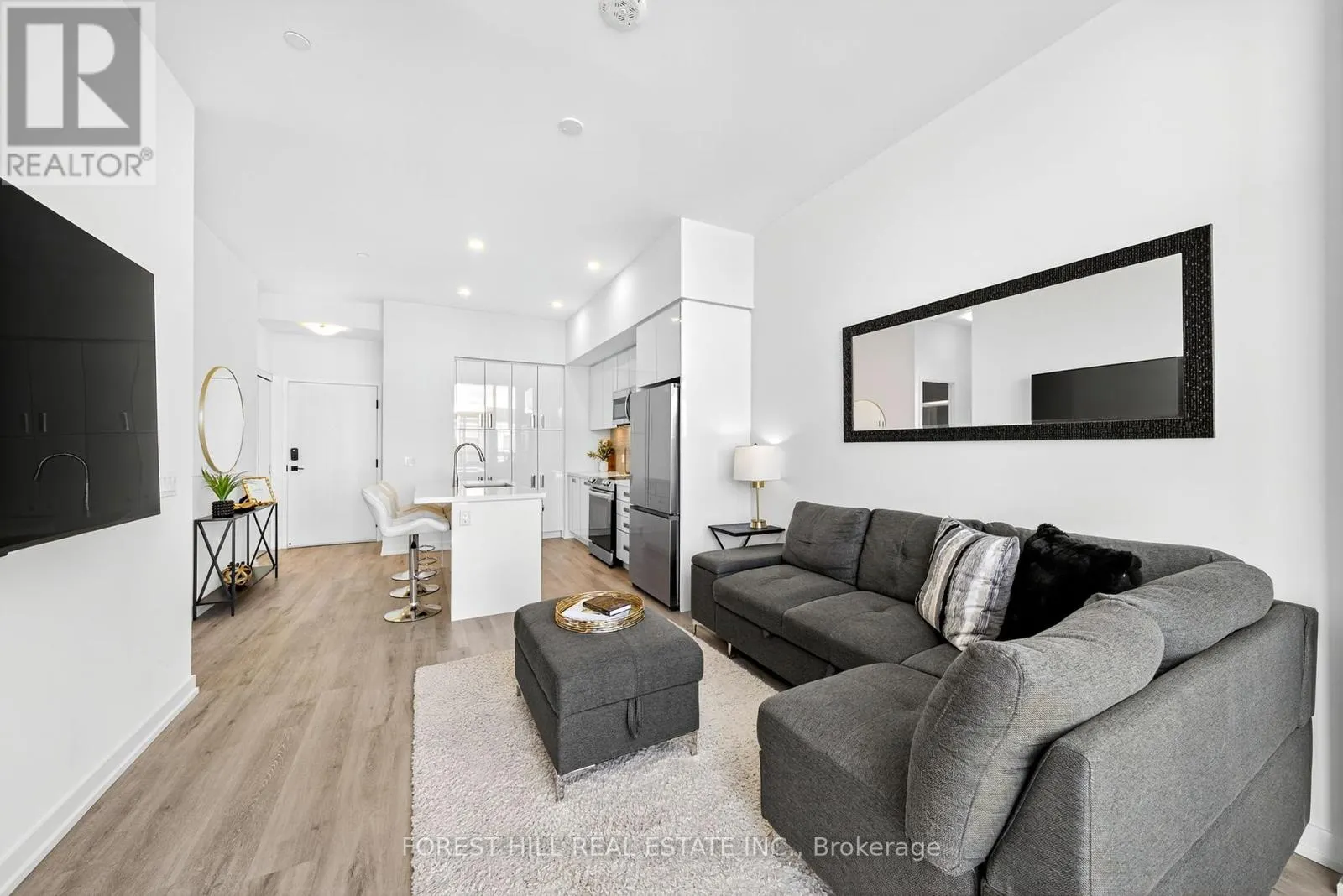 435 - 415 SEA RAY AVENUE